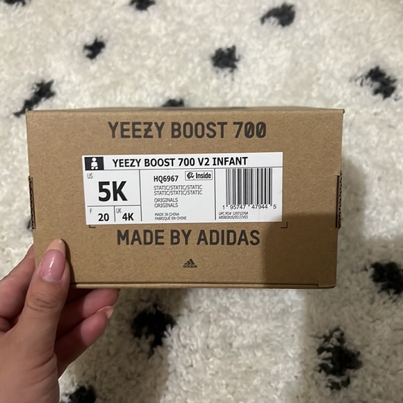 Toddler yeezy 700 - Picture 4 of 4